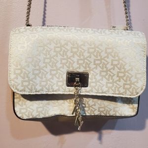 🆕️ DKNY Purse